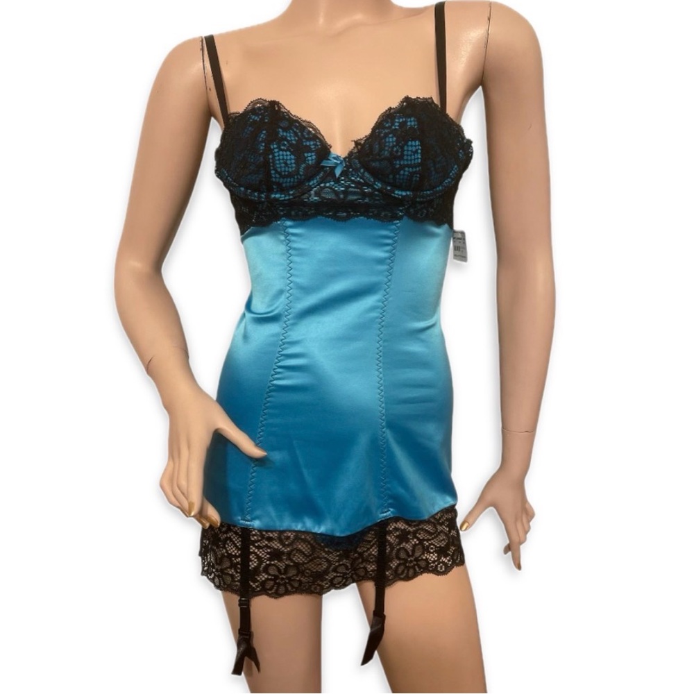 NWT - Vintage Y2K Blue Satin & Black Lace Chemise Set